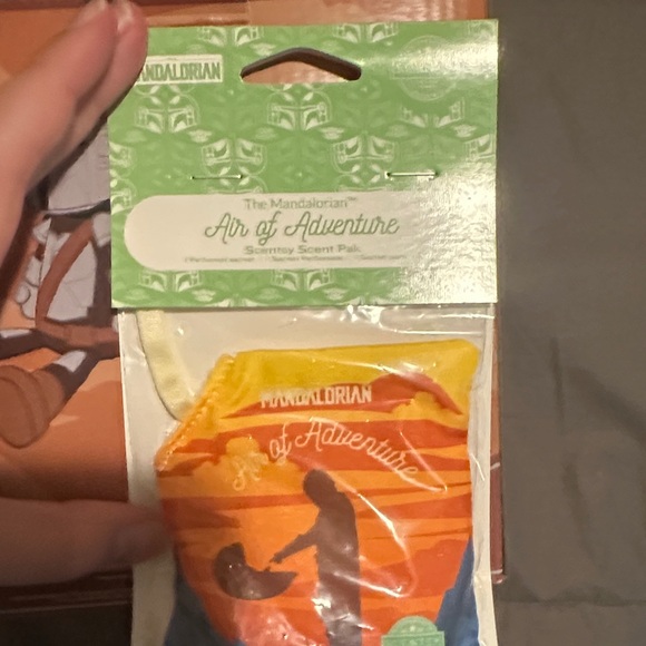 Scentsy The Mandalorian Plush with Air of Adventure Scent - Picture 4 of 4